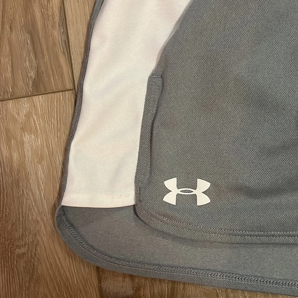 Under Armour Womens grey and white Athletic shorts - Picture 2 of 7